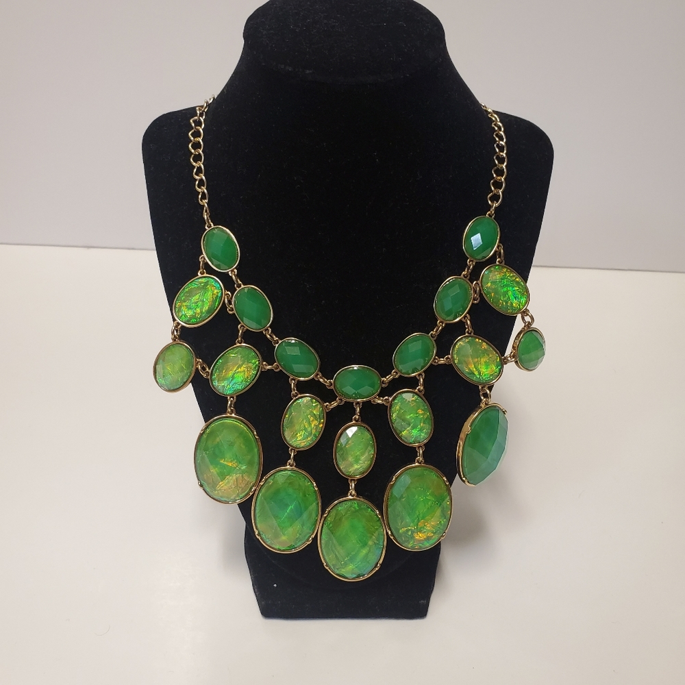 Womens Necklace Green Colos
